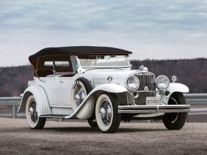 Stutz DV32 Tonneau Cowl Four-Passenger Speedster – 1932