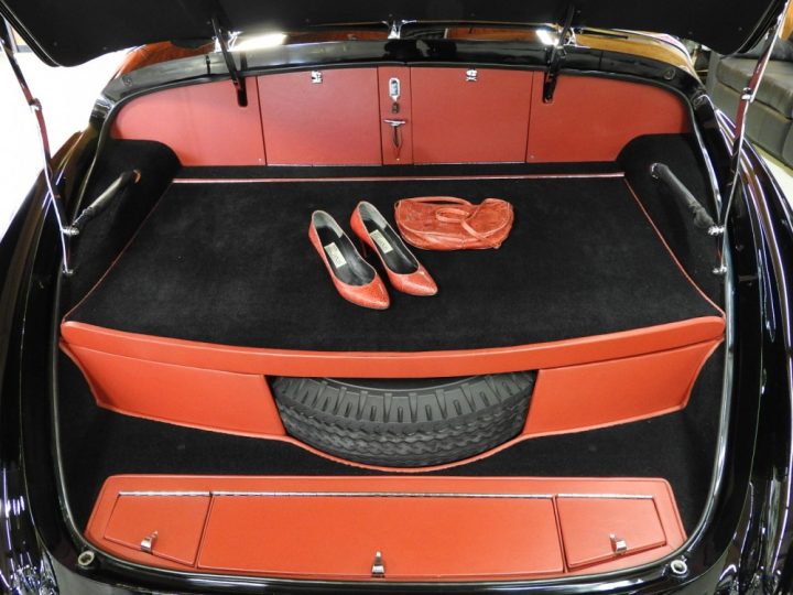 Bentley Mark VI 3 Position Cabriolet - 1947